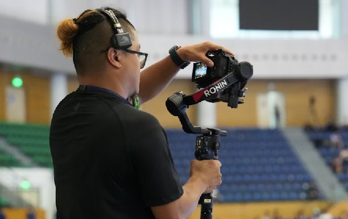 Article Image for The Evolution of Broadcasting Technology for Remote Audiences